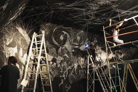 Stellar cave - Construccón con hilos de Julien Salaud