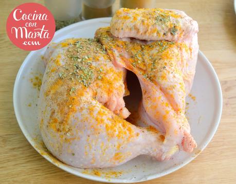 Receta casera de pollo asado en olla GM, con verduras, patatas y zanahorias. Fácil, rápido y sencillo.