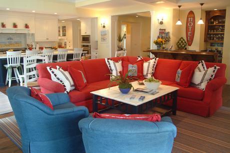 Colores primarios en tu decoración Nantucket in So Cal beach-style-family-room