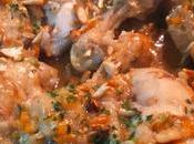 Probando caldo pollo ecólogico Costa