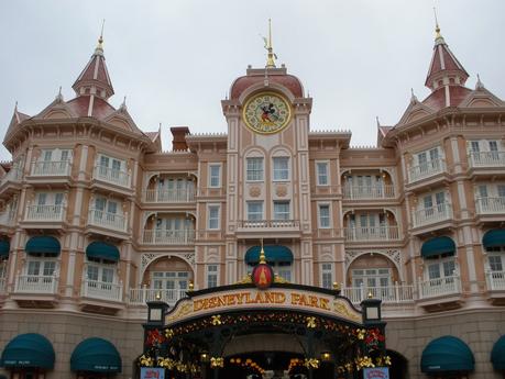 DisneyLand París, ideal para ir con los niños, te hará regresar a tu infancia.