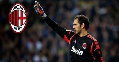 Diego López y su mujer presentan a su recién nacida