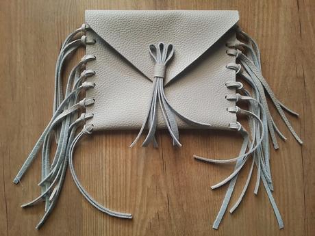 DIY: Como hacer Bolso de polipiel con flecos fácil ,barato y sin coser