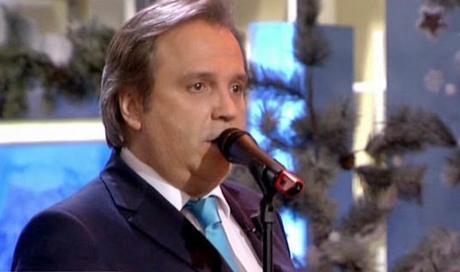 INTENTANDO OCULTAR EL SOL CON LA YEMA DE UN DEDO INTENTANDO OCULTAR EL SOL CON LA YEMA DE UN DEDO