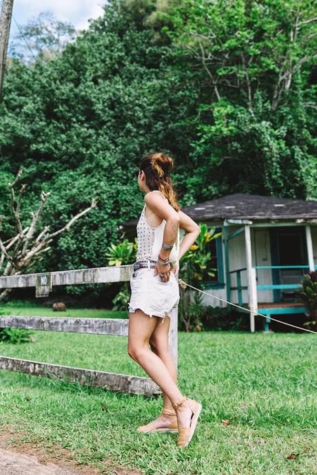 STREET STYLE INSPIRATION; FLAT ESPADRILLES.-