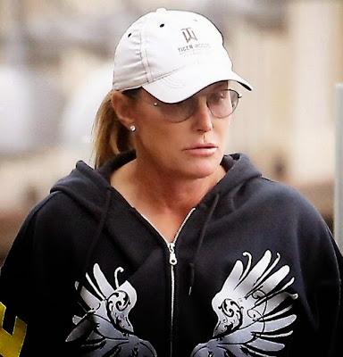 Las Kardashian apoyan a su padre públicamente