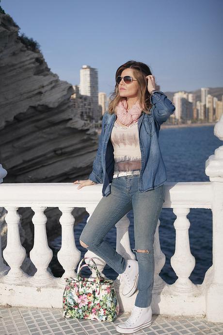 Total Denim y Converse