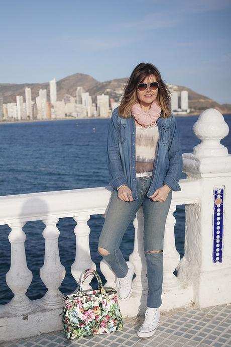 Total Denim y Converse