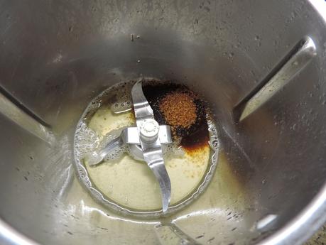 Trozos de hojaldre con almíbar.