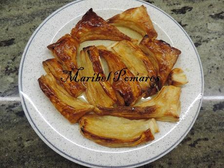 Trozos de hojaldre con almíbar.