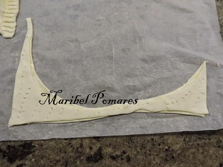 Trozos de hojaldre con almíbar.