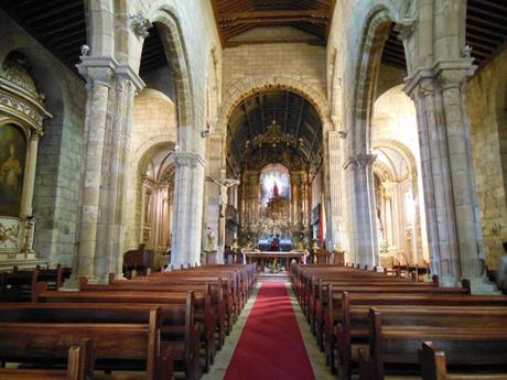 Interior de la iglesia de Nuestra Señora de Oliveira