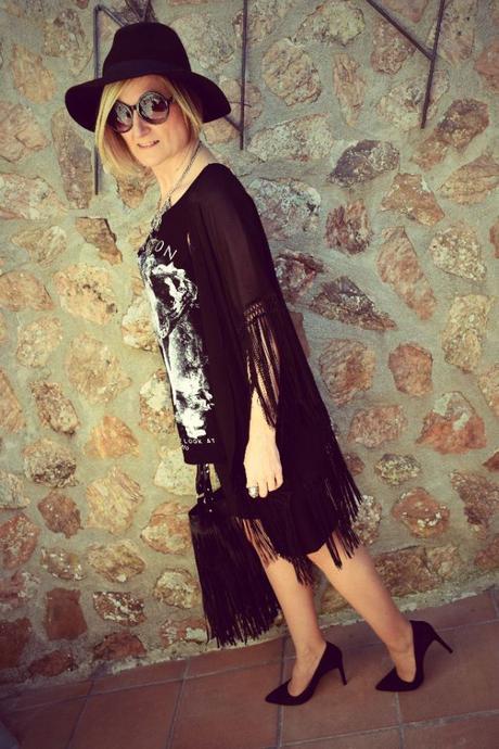 Kimono, culottes y flecos boho style