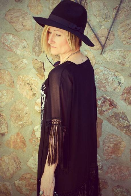 Kimono, culottes y flecos boho style