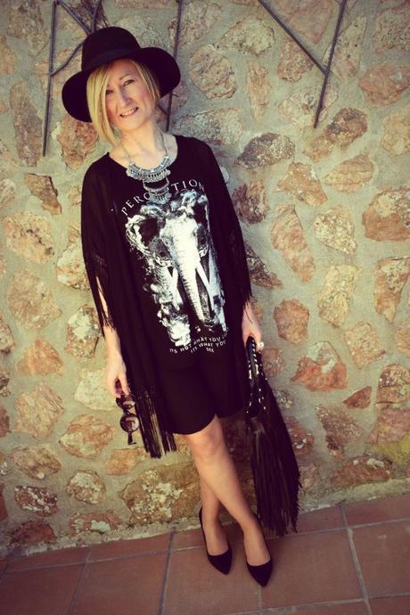 Kimono, culottes y flecos Kimono, culottes y flecos