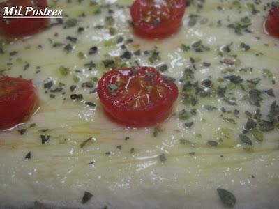 DESAFÍO ABRIL DARING BAKER'S: FOCCACCIA DE TOMATES CHERRY, DE ACEITUNAS NEGRAS  Y DE ORÉGANO Y ALBAHACA