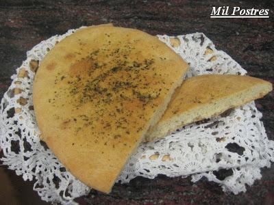 DESAFÍO ABRIL DARING BAKER'S: FOCCACCIA DE TOMATES CHERRY, DE ACEITUNAS NEGRAS  Y DE ORÉGANO Y ALBAHACA