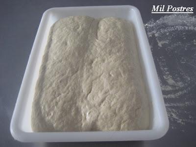 DESAFÍO ABRIL DARING BAKER'S: FOCCACCIA DE TOMATES CHERRY, DE ACEITUNAS NEGRAS  Y DE ORÉGANO Y ALBAHACA