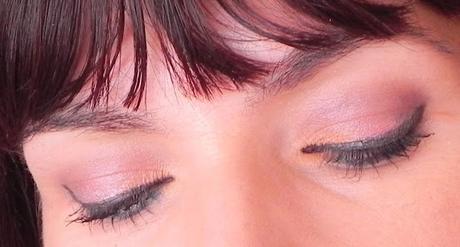 Corales (look y manicura primaverales)