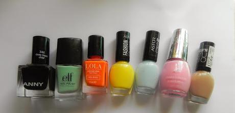 Corales (look y manicura primaverales)