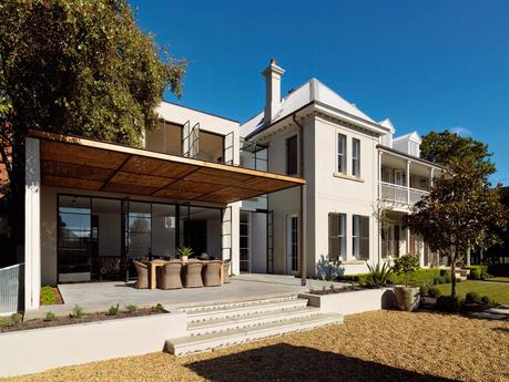 Minimalismo y espacios contemporáneos en una vivienda de origen Victoriana.