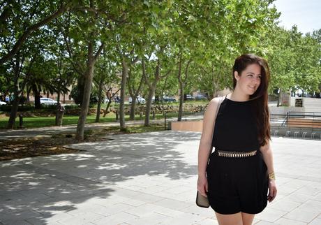 Different shoes, two looks