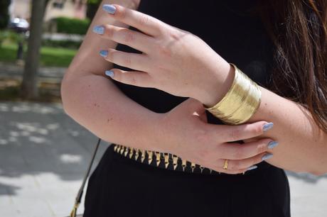 Different shoes, two looks