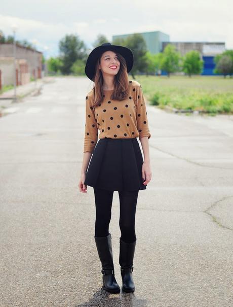 LOOK CON LUNARES LOOK CON LUNARES