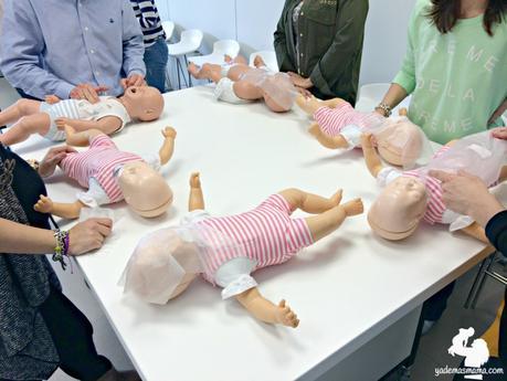 reanimación cardio pulmonar a un bebé