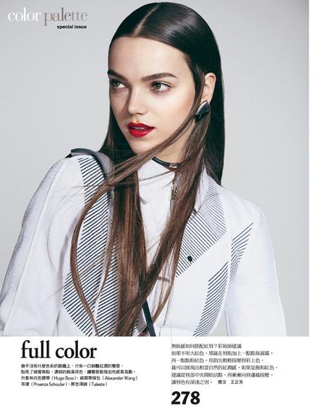 Jenna Earle luce pelo liso para Vogue Taiwan