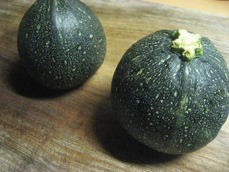 CANELÓN DE PAN DE MOLDE CON SETAS Y ENSALADA DE AHUMADOS CANELÓN DE PAN DE MOLDE CON SETAS Y ENSALADA DE AHUMADOS