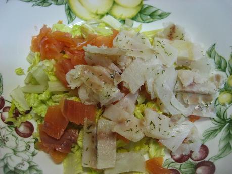 CANELÓN DE PAN DE MOLDE CON SETAS Y ENSALADA DE AHUMADOS CANELÓN DE PAN DE MOLDE CON SETAS Y ENSALADA DE AHUMADOS