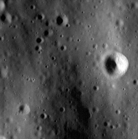 La sonda Messenger manda una de sus últimas imágenes antes de estrellarse contra Mercurio