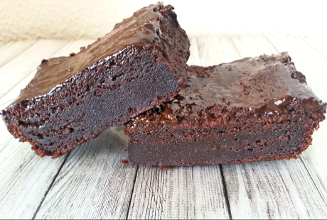 Brownie de cacao y aguacate.