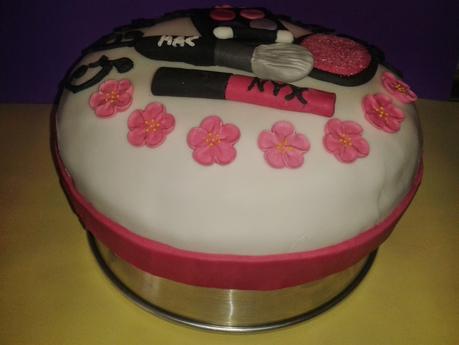 tarta fondant con bizcocho red velver