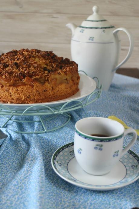 Bizcocho de manzana y muesli crujiente de miel y nueces