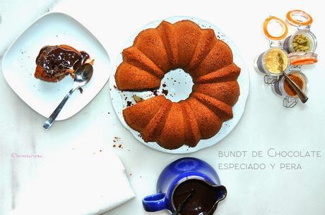 BUNDT CAKE DE CHOCOLATE ESPECIADO Y PERA