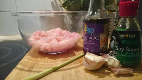 ENSALADA DEPOLLO THAI CON ALIÑO DE MIEL Y LEMMONGRASS (Cena#80)