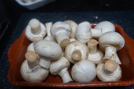 Pollo con champiñones y cerveza