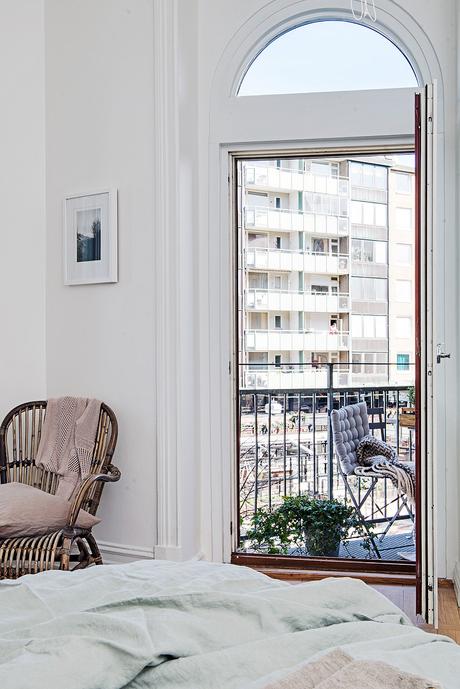 UN APARTAMENTO EN SUECIA CON UNA LUZ MUY ESPECIAL