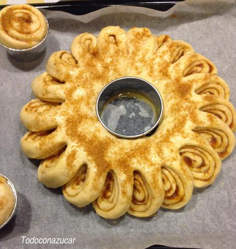 CORONA DE DÁTILES Y NARANJA