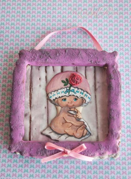 GALLETA MARCO CON BEBÉ PINTADO A MANO