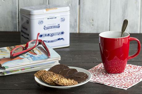MOSCOVITAS: PASTAS DE ALMENDRA CON BAÑO DE CHOCOLATE TÍPICAS DEL RIALTO DE OVIEDO
