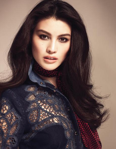 Sui He es todo denim para Vogue Thailandia
