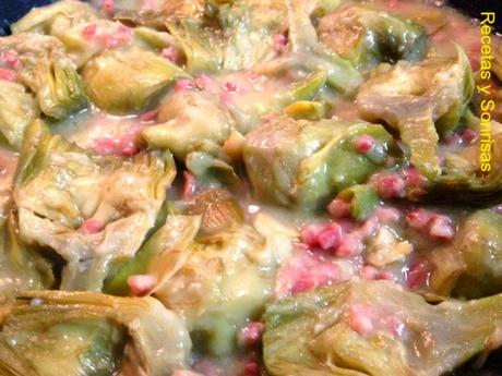 ALCACHOFAS CON JAMON Y SALSITA BLANCA