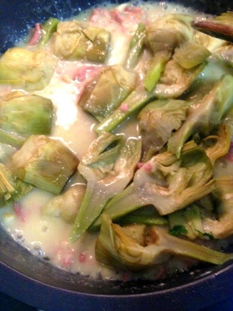 ALCACHOFAS CON JAMON Y SALSITA BLANCA