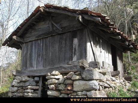 Ruta Puente Vidosa, Jucantu: Hórreo en Rubriellos Ruta Puente Vidosa, Jucantu: Hórreo en Rubriellos