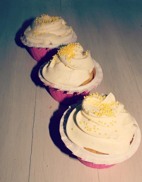 CUPCAKES DE LEMOND CURD