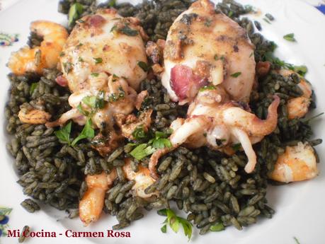 ARROZ NEGRO CON CHOCOS Y LANGOSTINOS