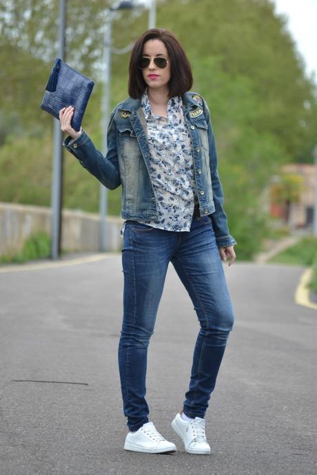 DENIM + CAMISA ESTAMPADA